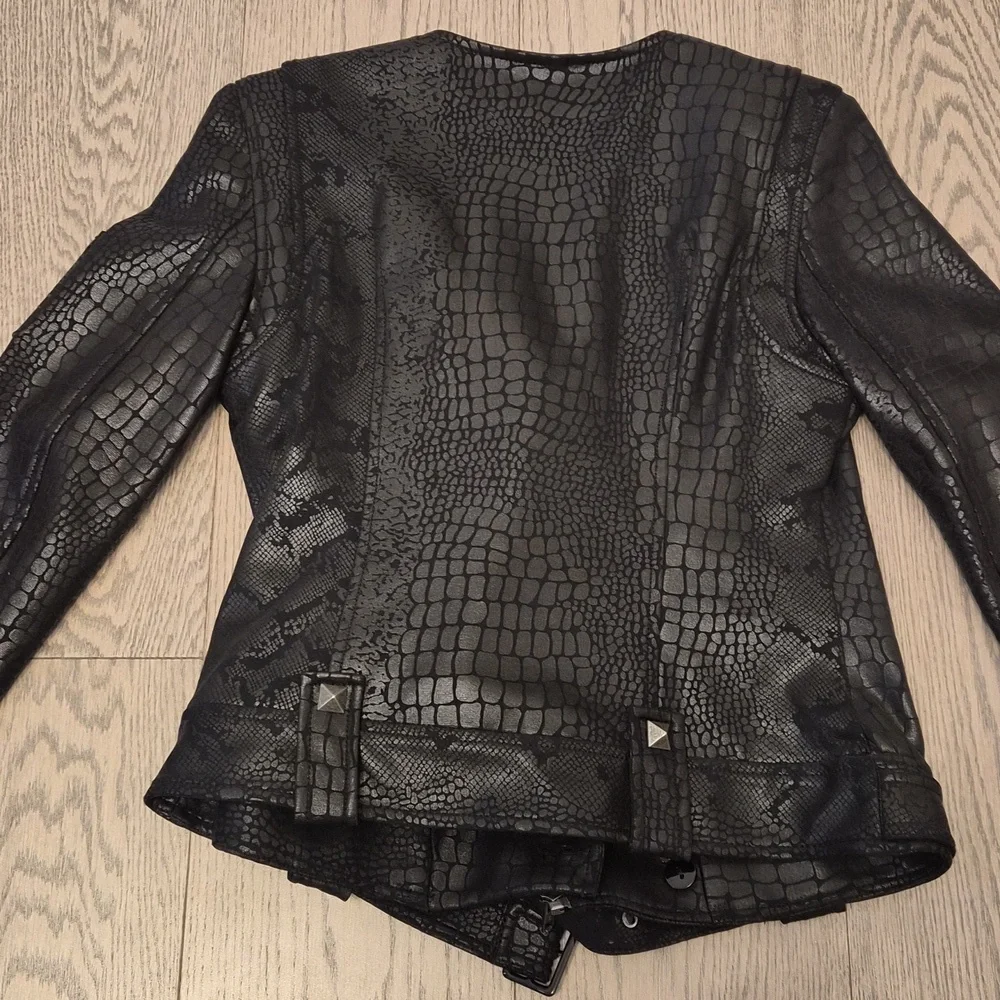 Guess Black Croc-Embossed Women's Jacket Size M - Picture 8 of 14